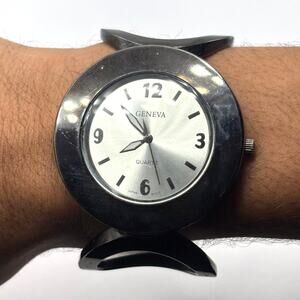 Grunge Circle Watch